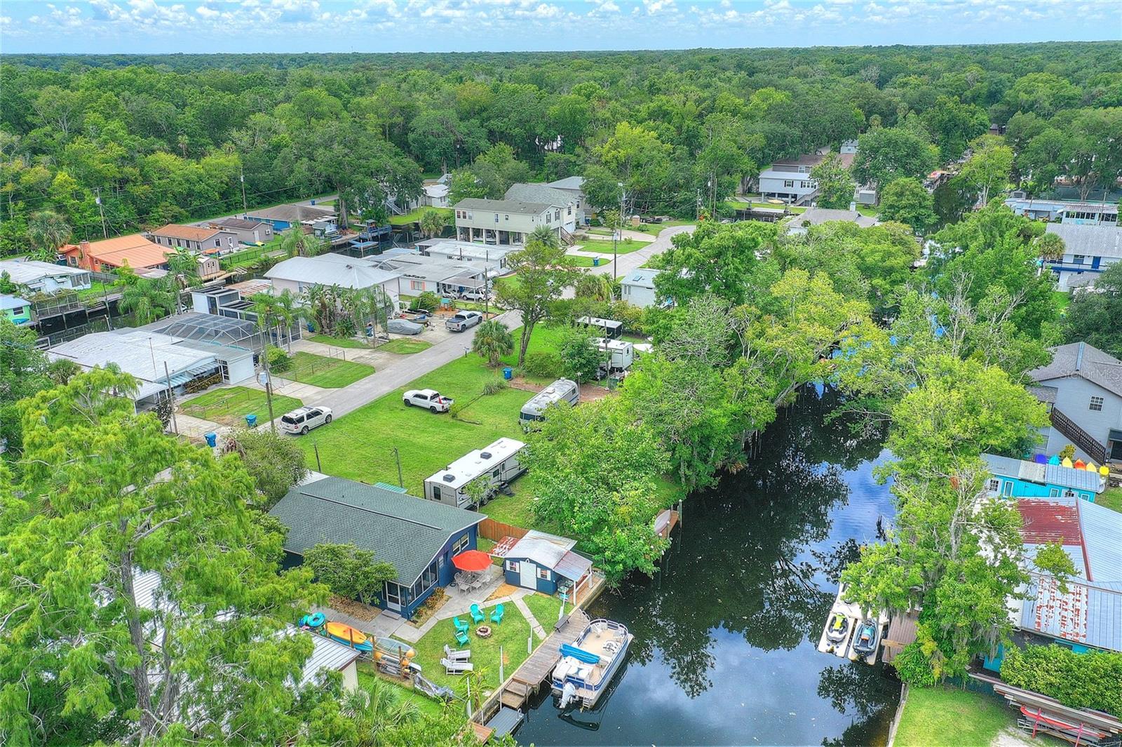 Listing photo id 35 for 7281 Aberdeen Court