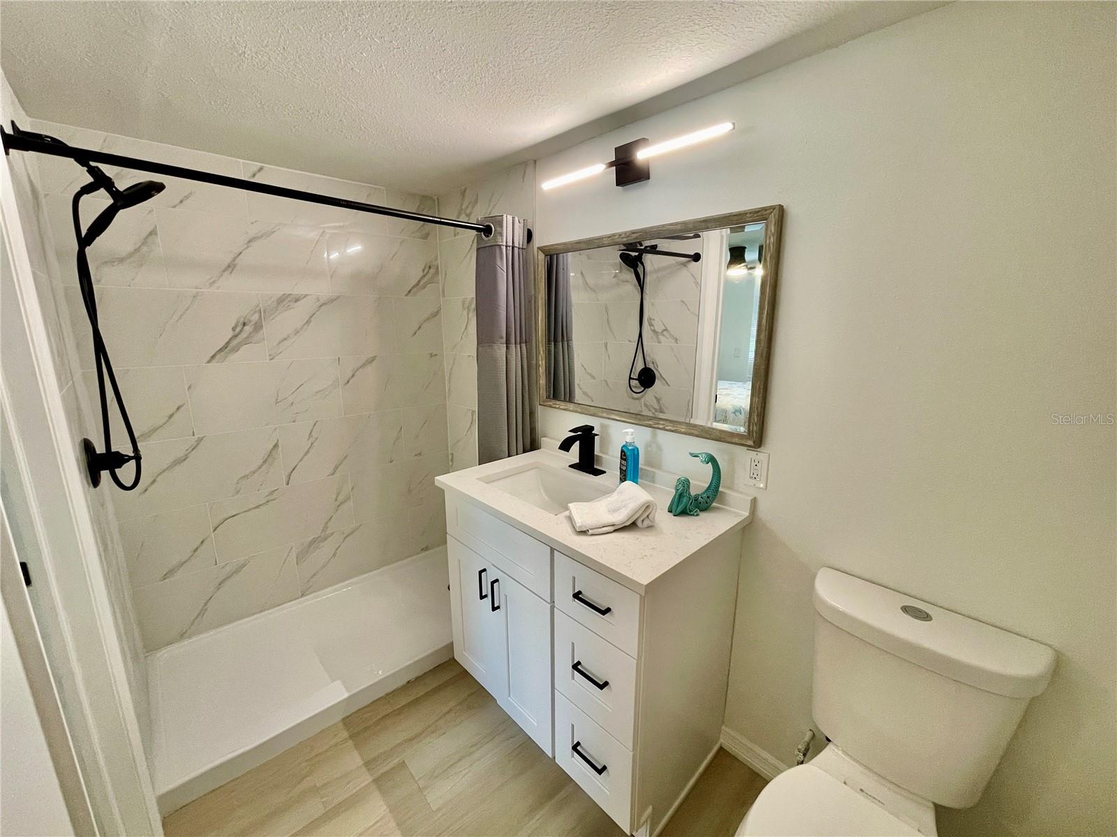 Listing photo id 4 for 7281 Aberdeen Court