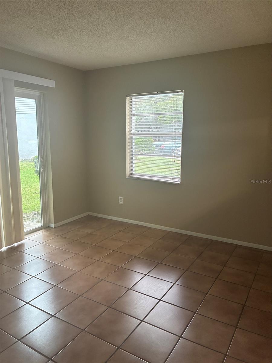 Image 5 of 14 For 7193 E Bank Dr