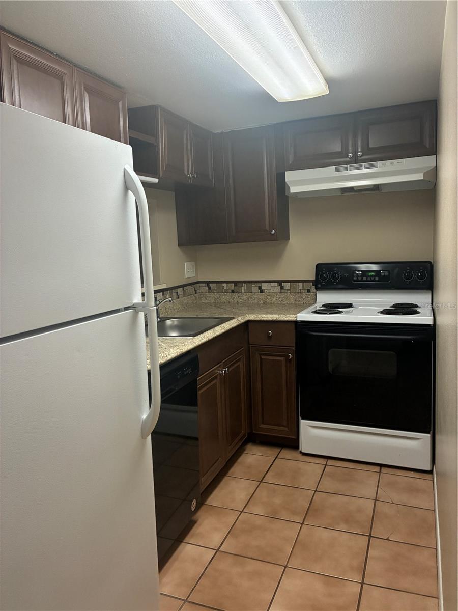 Image 9 of 14 For 7193 E Bank Dr