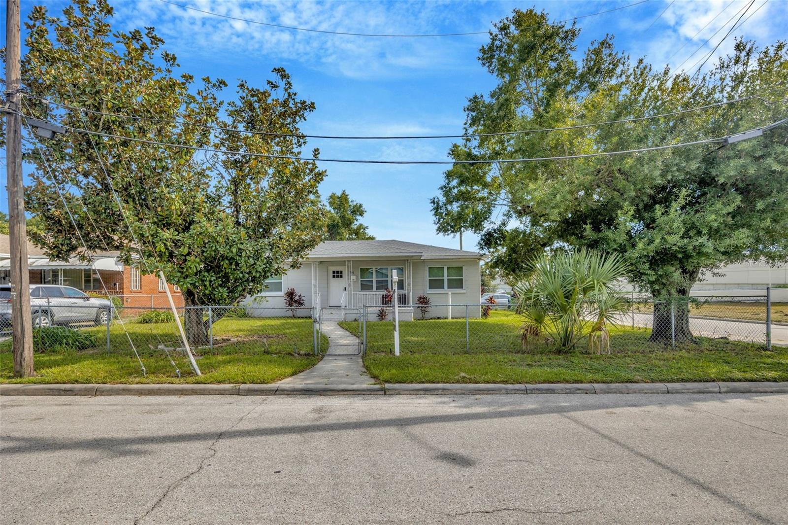 Image 2 of 49 For 701 Adalee Street