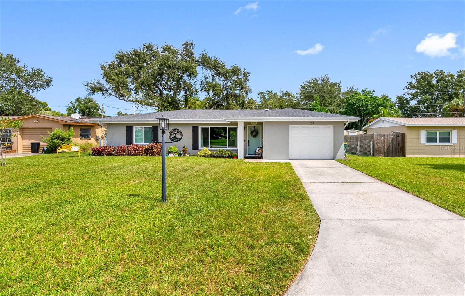 Details for 237 Mineola Drive E, BELLEAIR BLUFFS, FL 33770