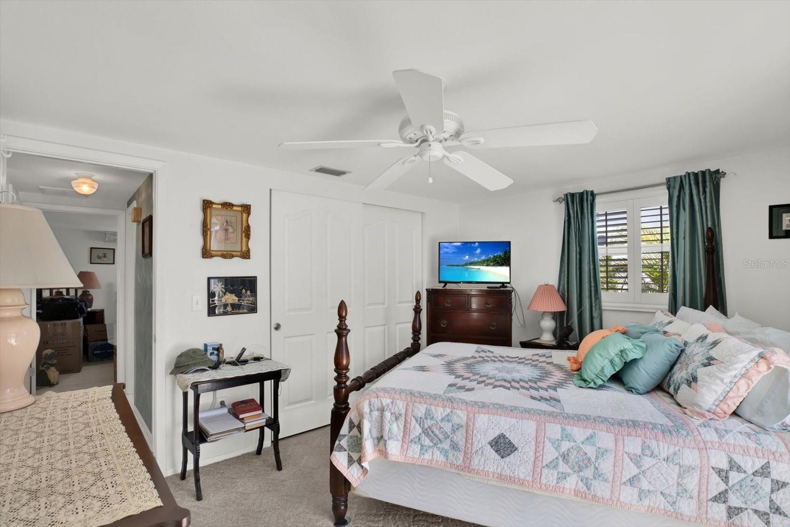 Listing photo id 12 for 9024 Lido Lane