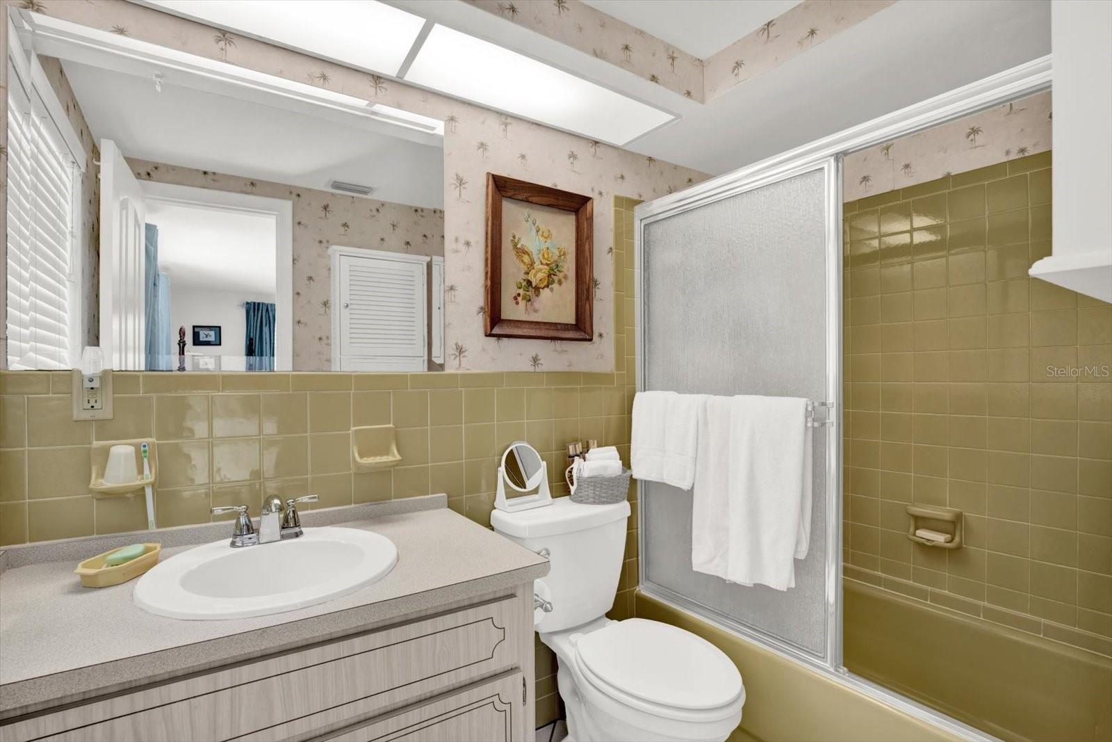 Listing photo id 13 for 9024 Lido Lane