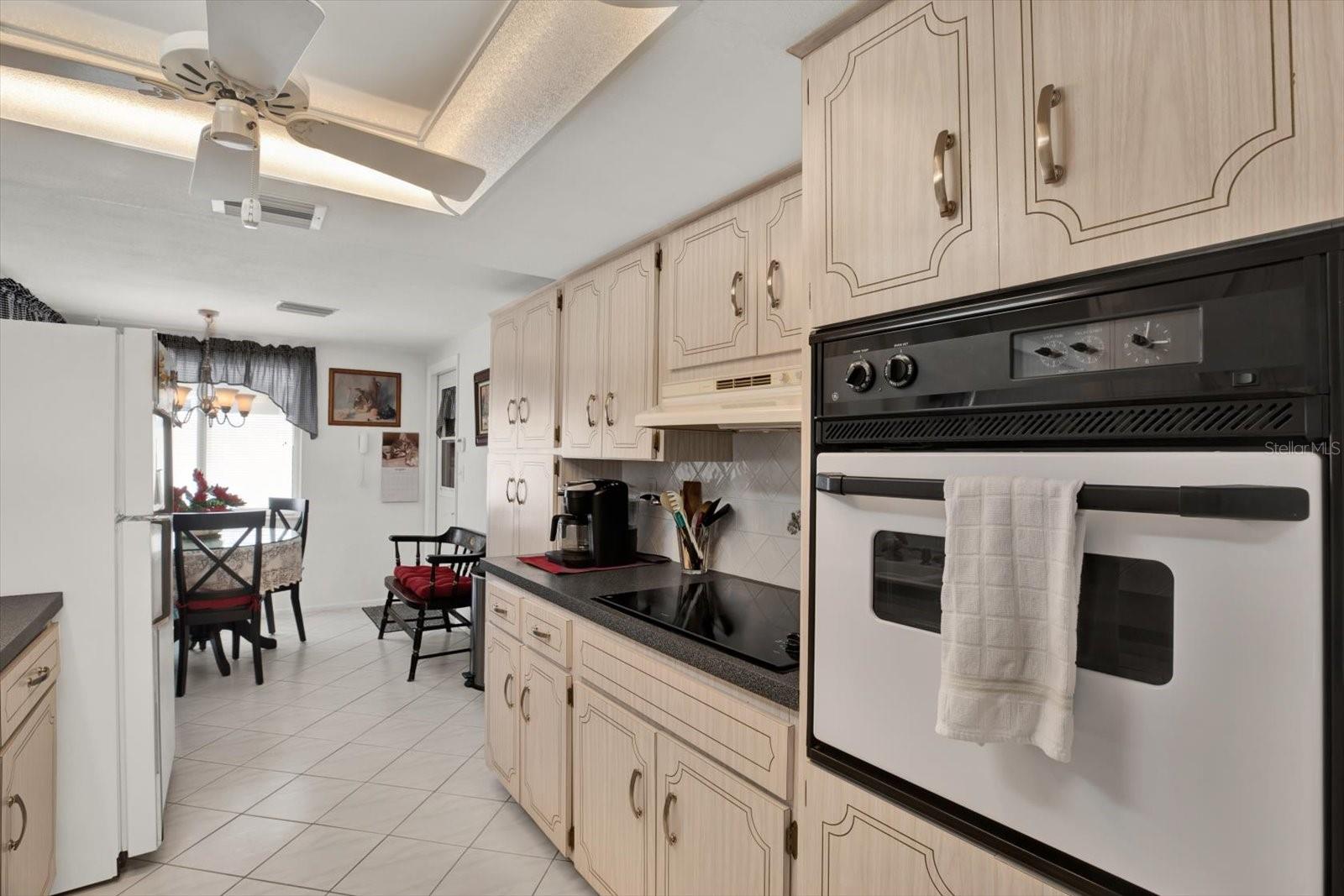 Listing photo id 5 for 9024 Lido Lane