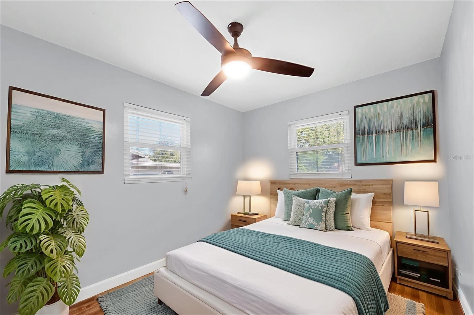 Listing photo id 16 for 1153 55th Avenue N