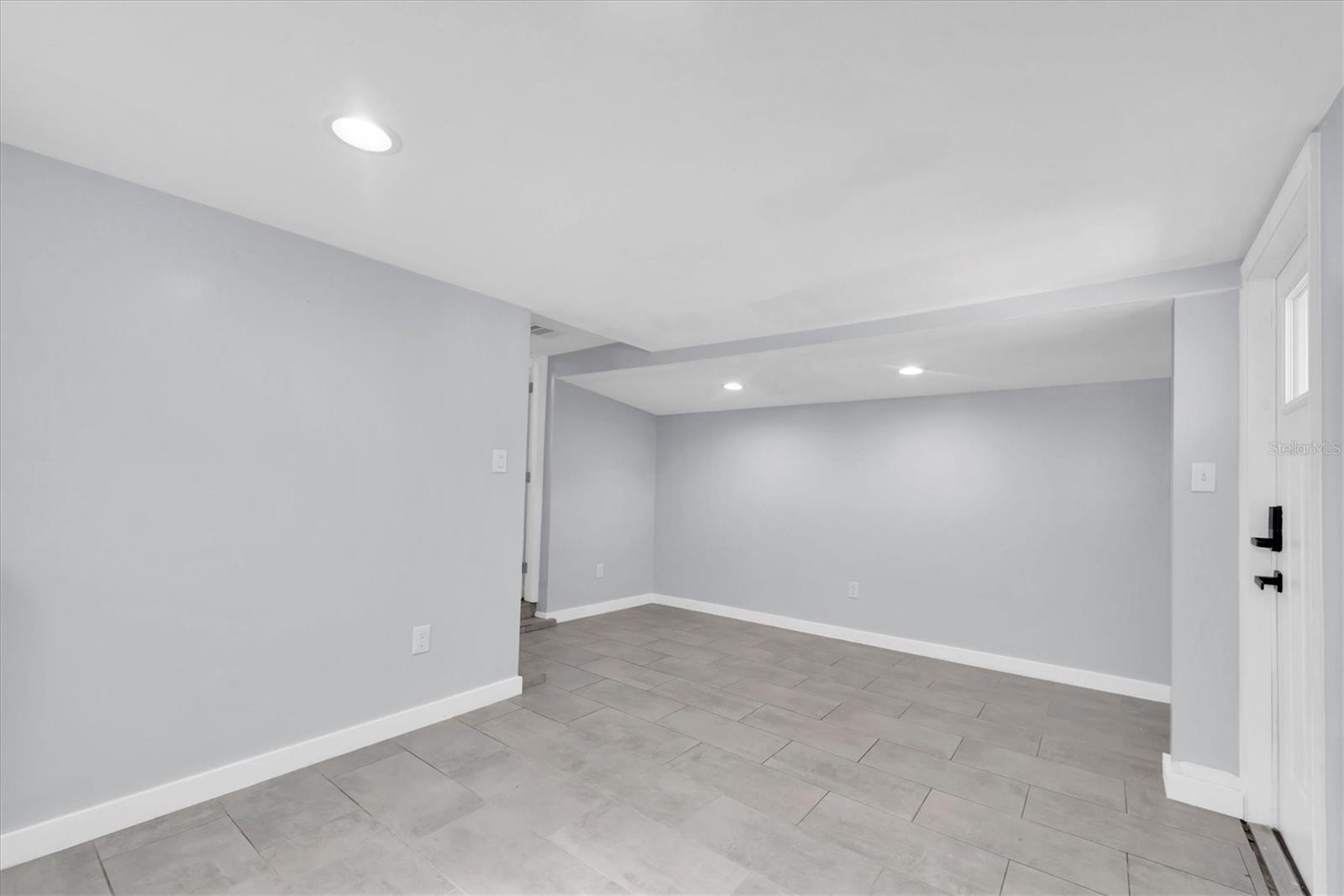 Listing photo id 20 for 1153 55th Avenue N