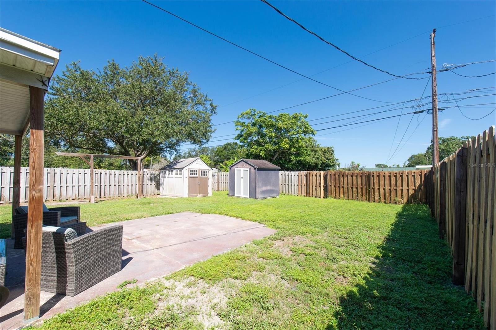 Listing photo id 22 for 1153 55th Avenue N