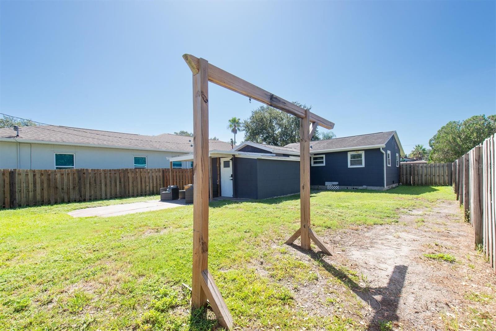 Listing photo id 26 for 1153 55th Avenue N