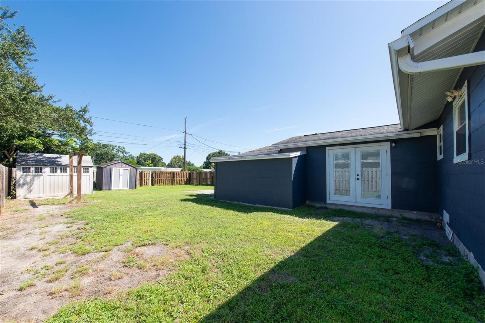 Listing photo id 28 for 1153 55th Avenue N