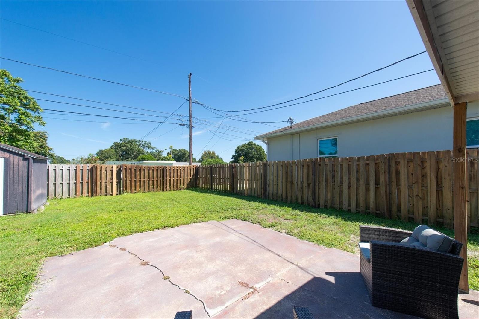 Listing photo id 29 for 1153 55th Avenue N