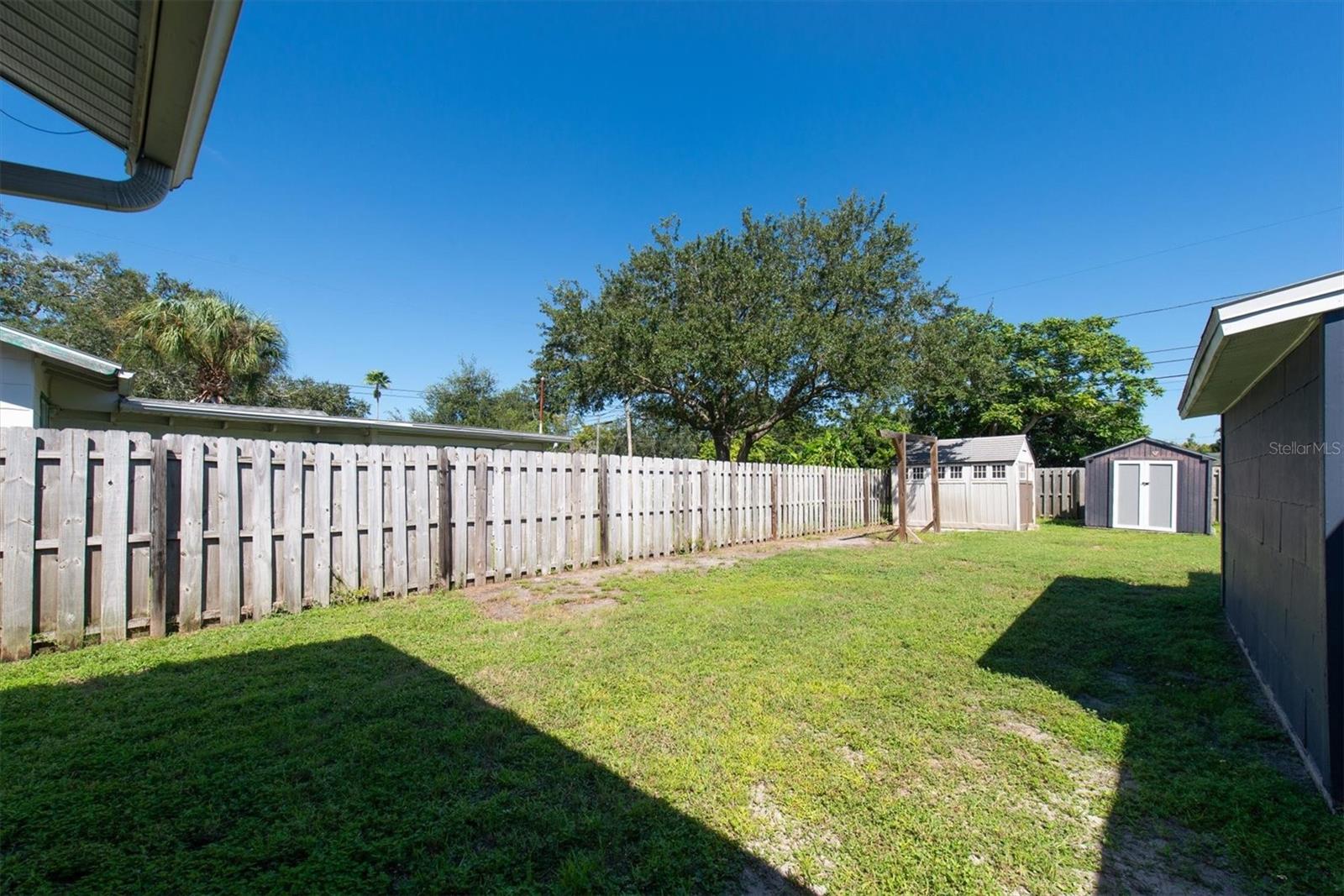 Listing photo id 30 for 1153 55th Avenue N