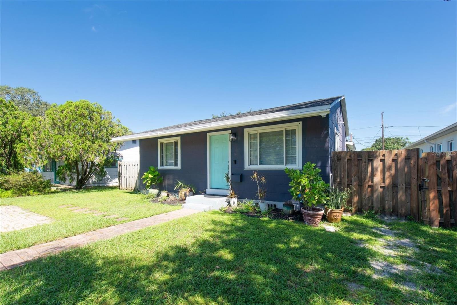 Listing photo id 33 for 1153 55th Avenue N