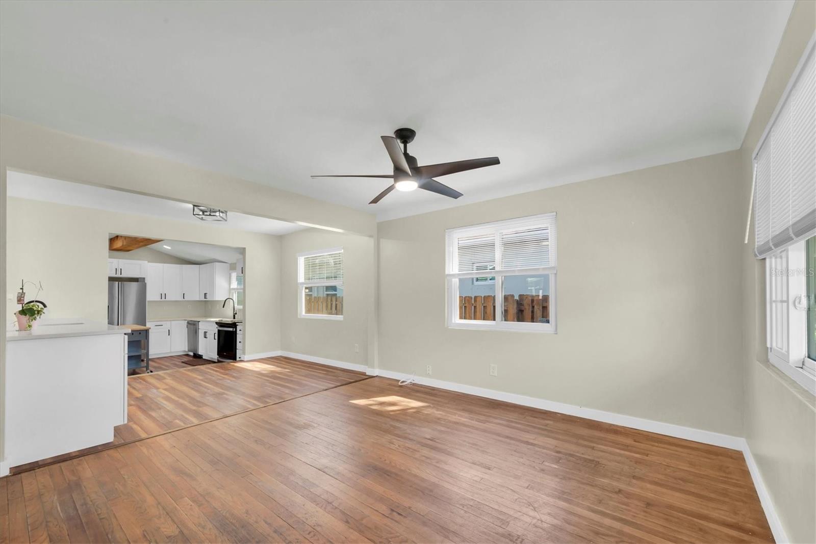 Listing photo id 4 for 1153 55th Avenue N