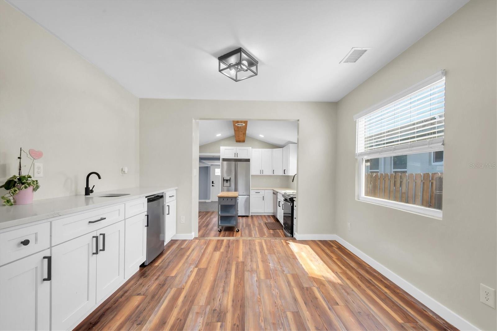 Listing photo id 6 for 1153 55th Avenue N