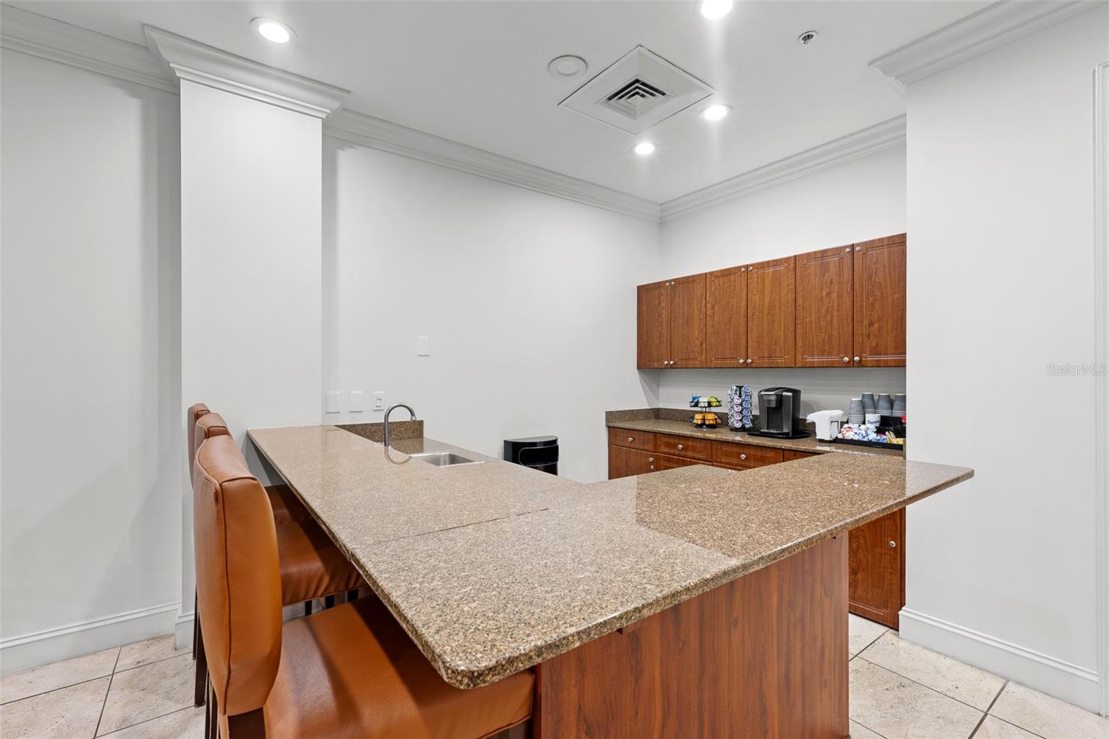 Image 44 of 67 For 345 Bayshore Boulevard 1805