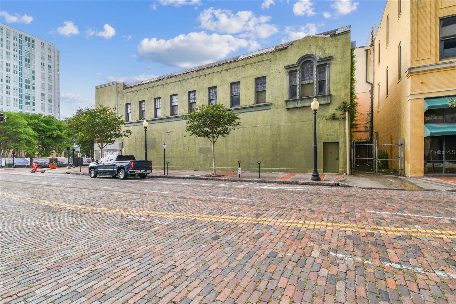 Image 5 of 12 For 1001 Franklin Street