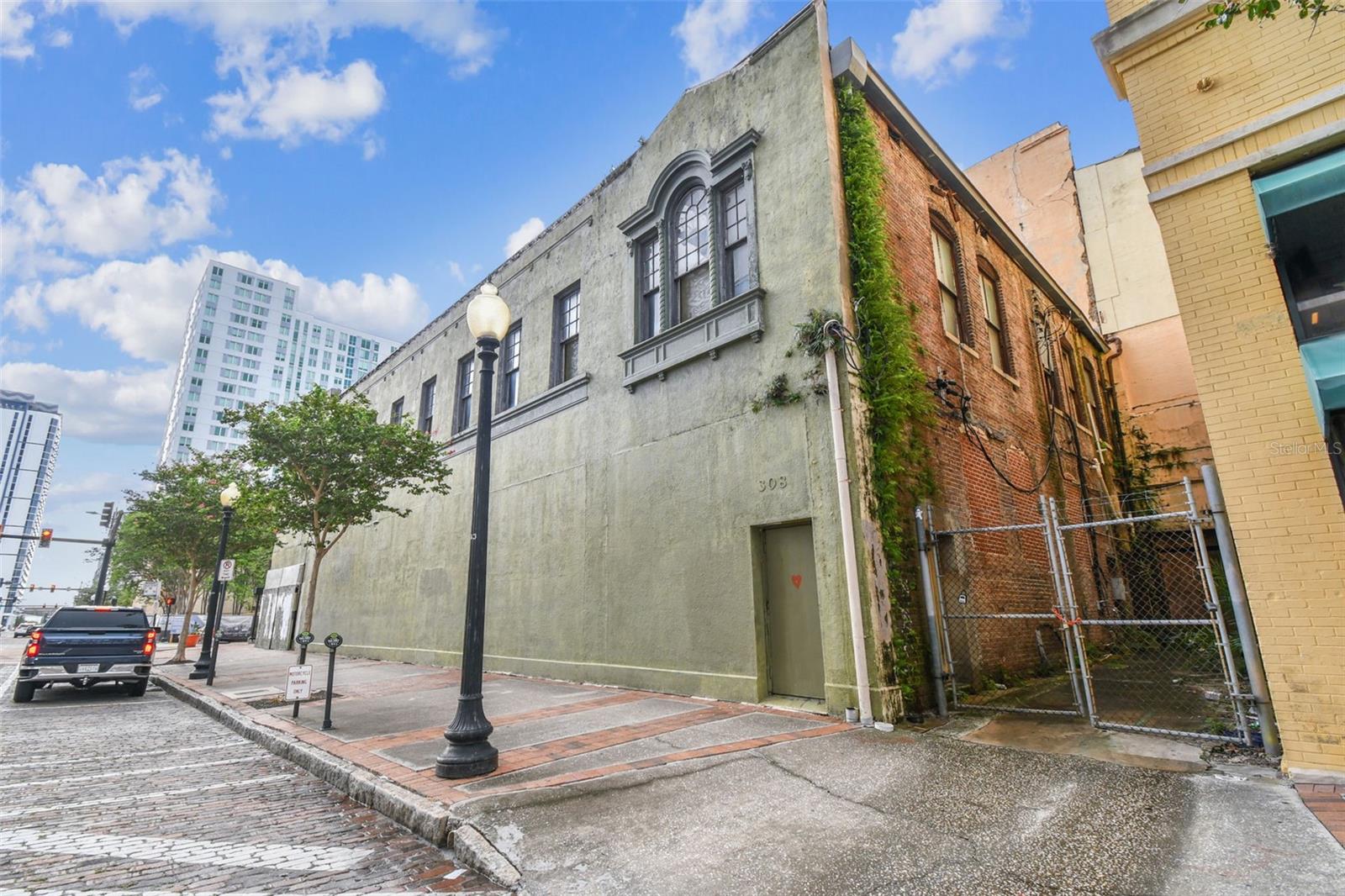 Image 6 of 12 For 1001 Franklin Street