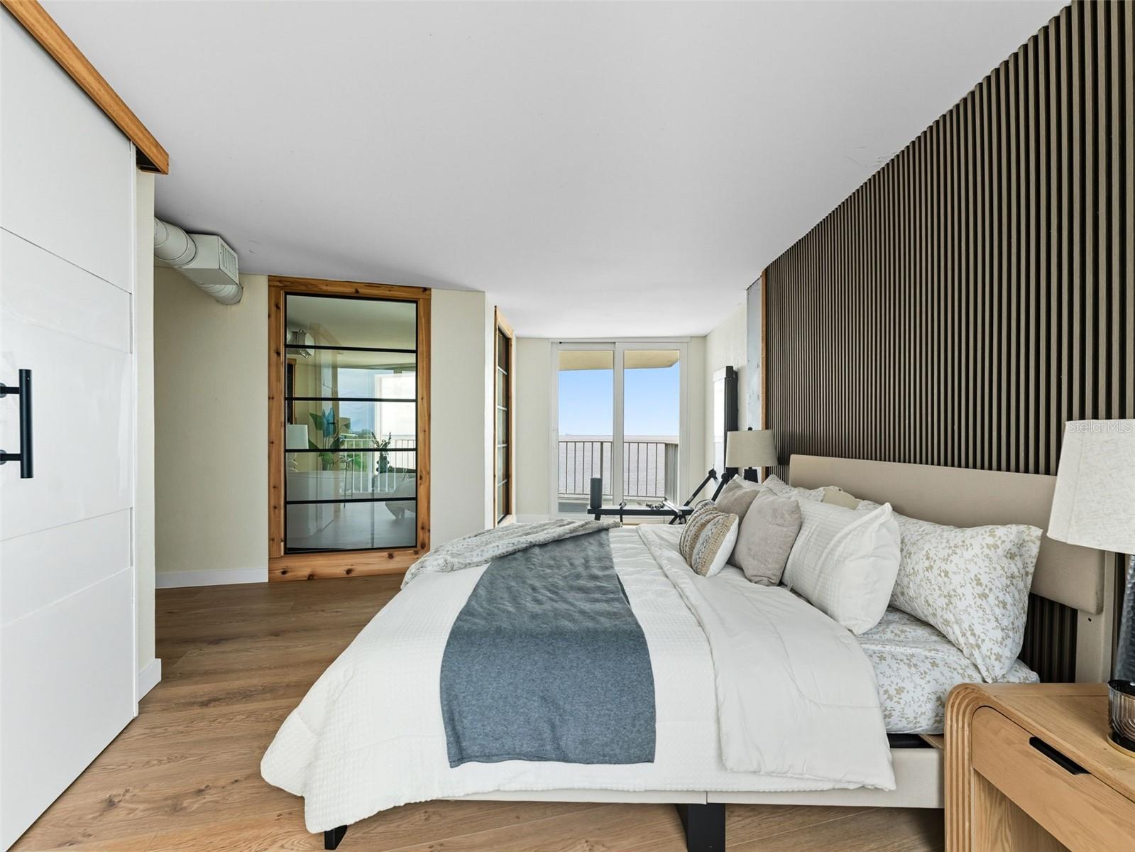 Image 12 of 49 For 2611 Bayshore Boulevard 903