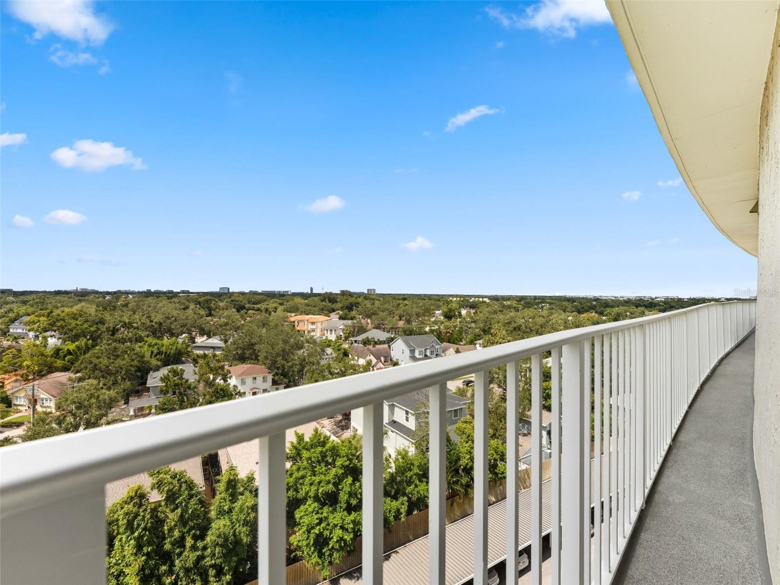 Image 28 of 49 For 2611 Bayshore Boulevard 903