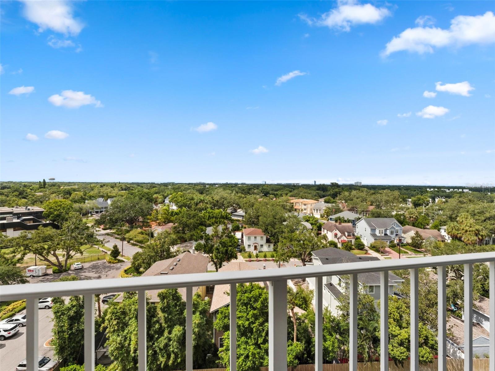 Image 29 of 49 For 2611 Bayshore Boulevard 903