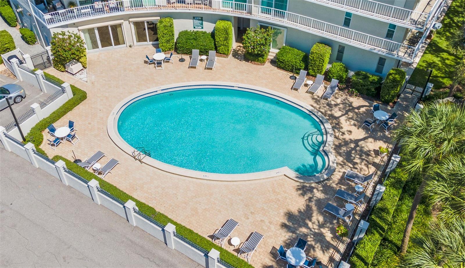 Image 32 of 49 For 2611 Bayshore Boulevard 903