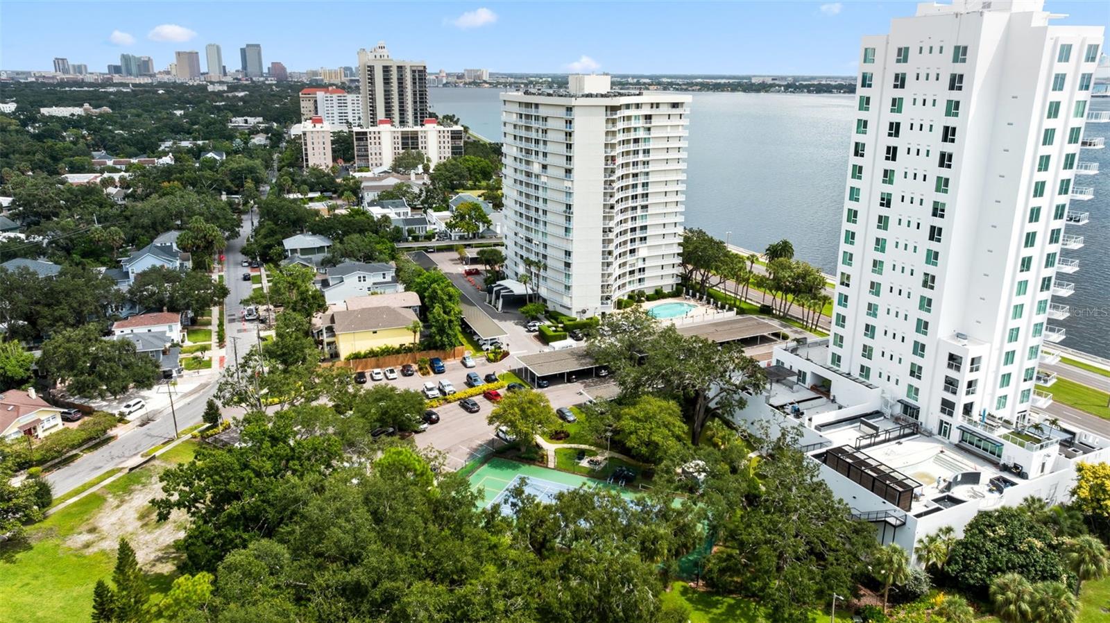 Image 36 of 49 For 2611 Bayshore Boulevard 903