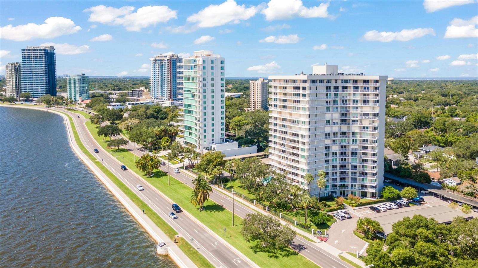 Image 37 of 49 For 2611 Bayshore Boulevard 903