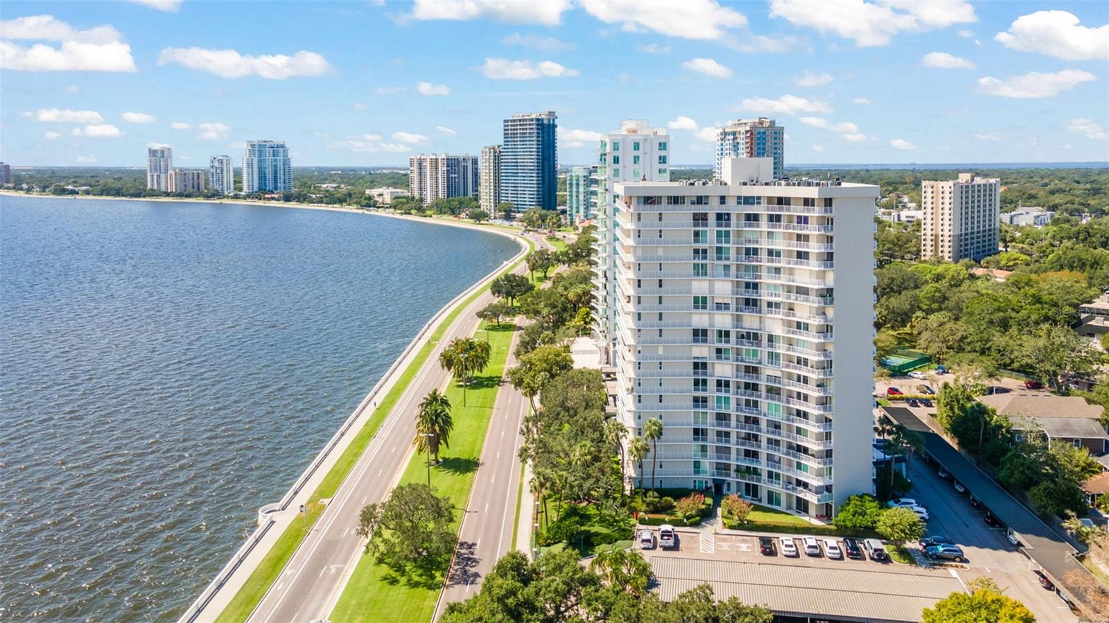 Image 38 of 49 For 2611 Bayshore Boulevard 903