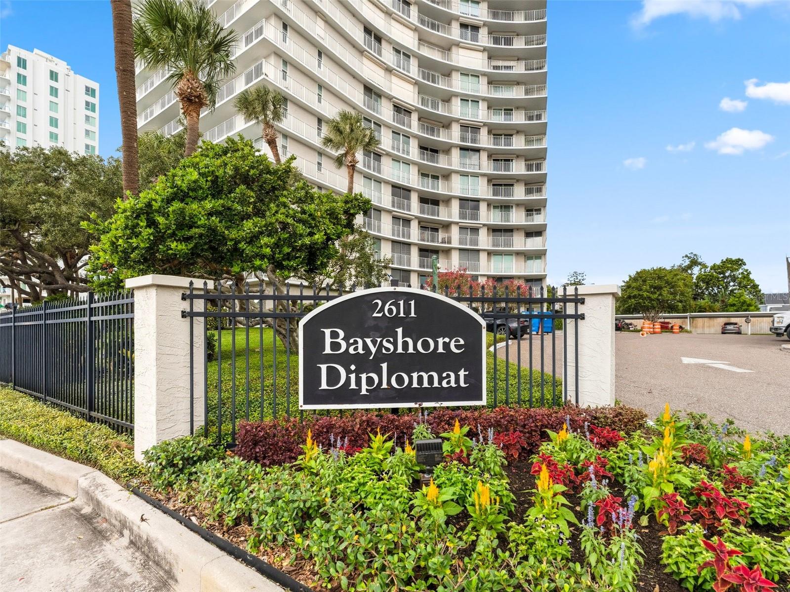 Image 41 of 49 For 2611 Bayshore Boulevard 903