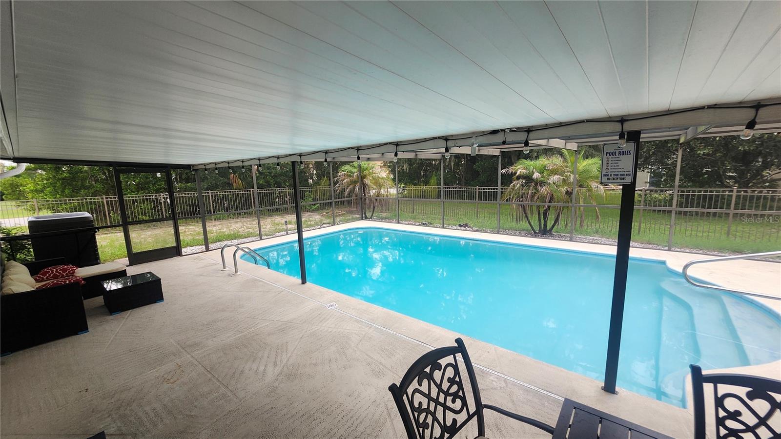 Listing photo id 2 for 9311 River Road