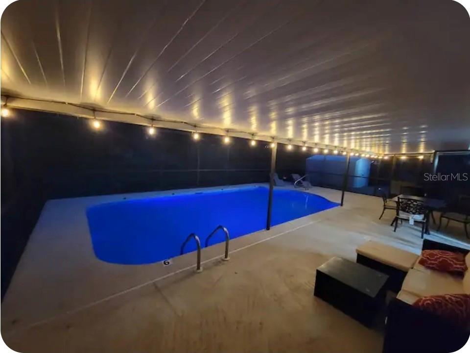 Listing photo id 3 for 9311 River Road