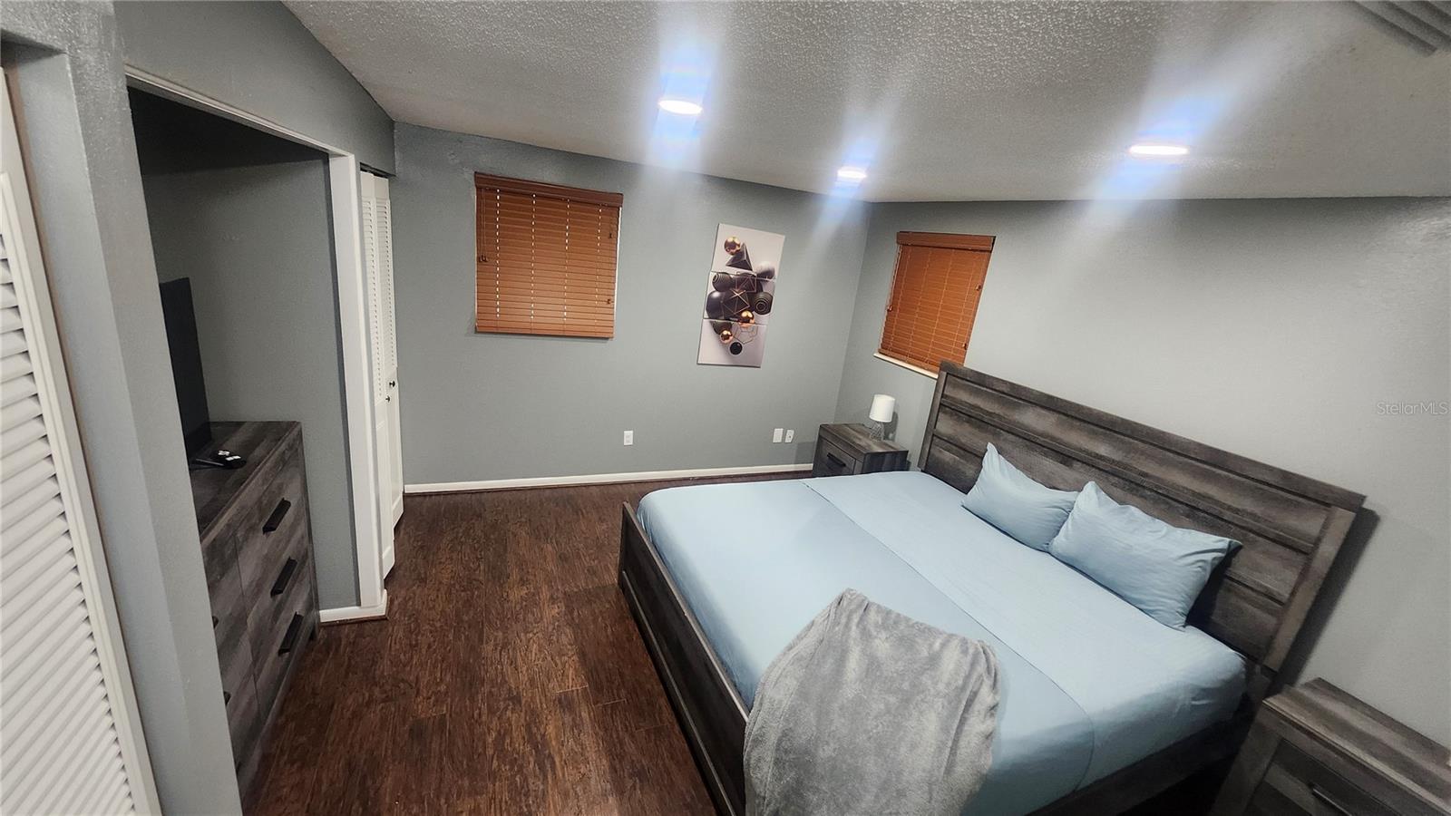 Listing photo id 7 for 9311 River Road