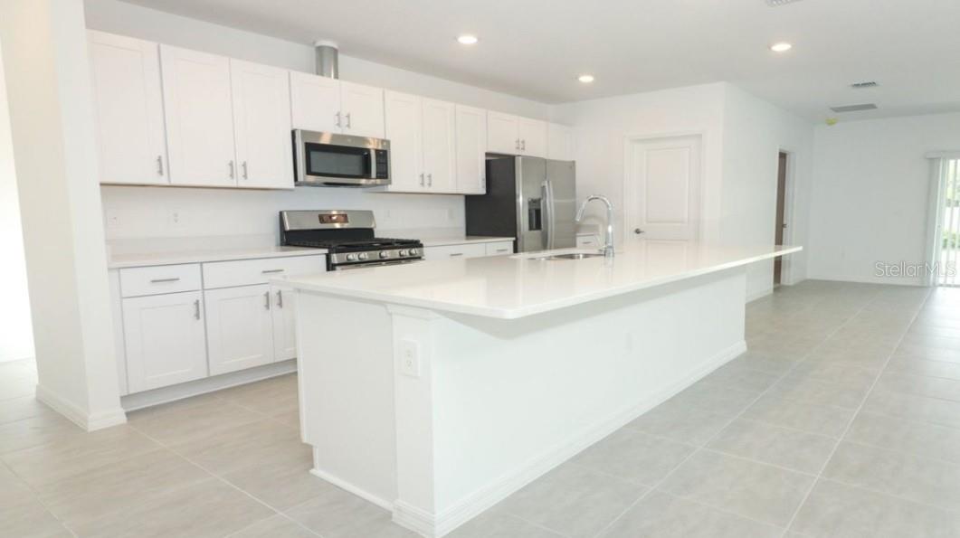 Image 4 of 19 For 2670 Fernleaf Street
