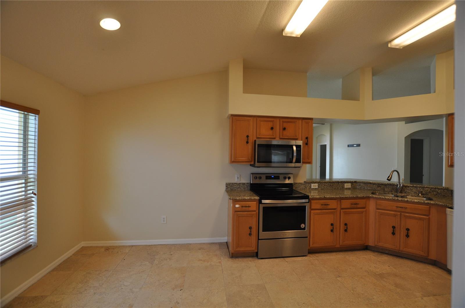 Image 4 of 22 For 613 Straw Lake Drive