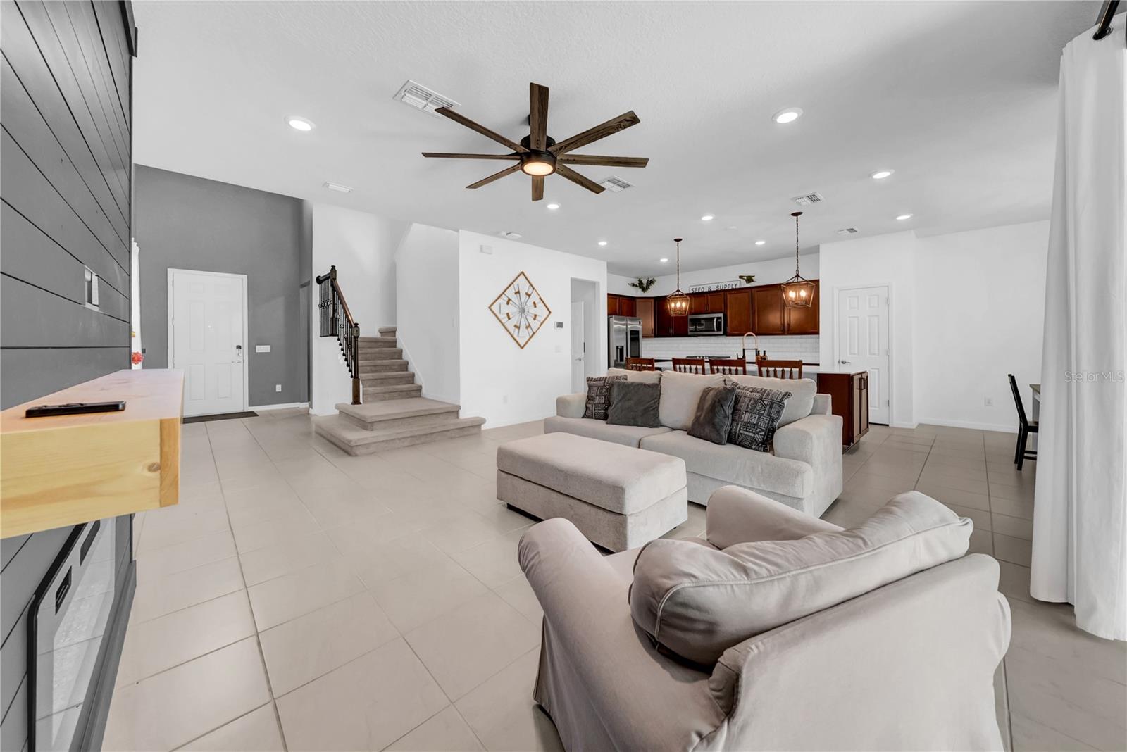 Image 14 of 50 For 18058 Fenders Way