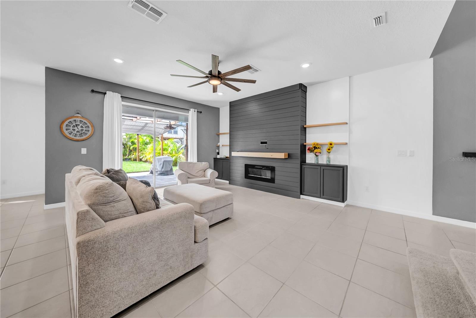 Image 17 of 50 For 18058 Fenders Way