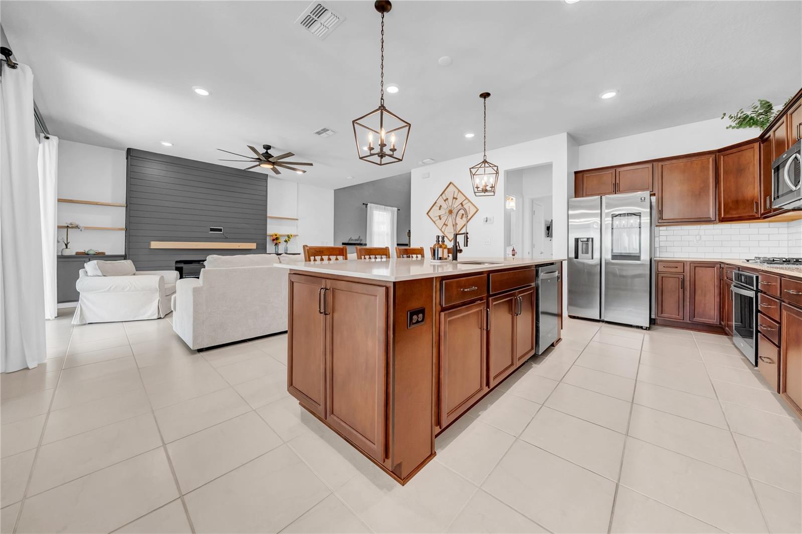 Image 21 of 50 For 18058 Fenders Way