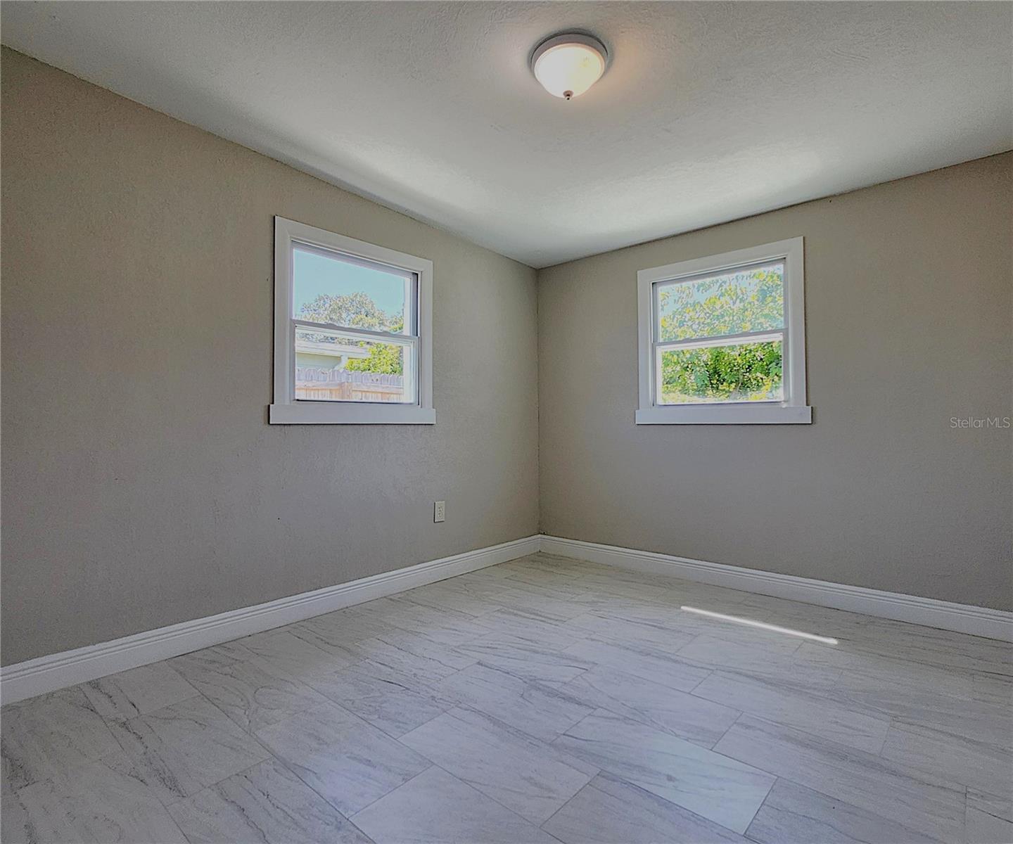 Image 32 of 47 For 8562 94th Avenue