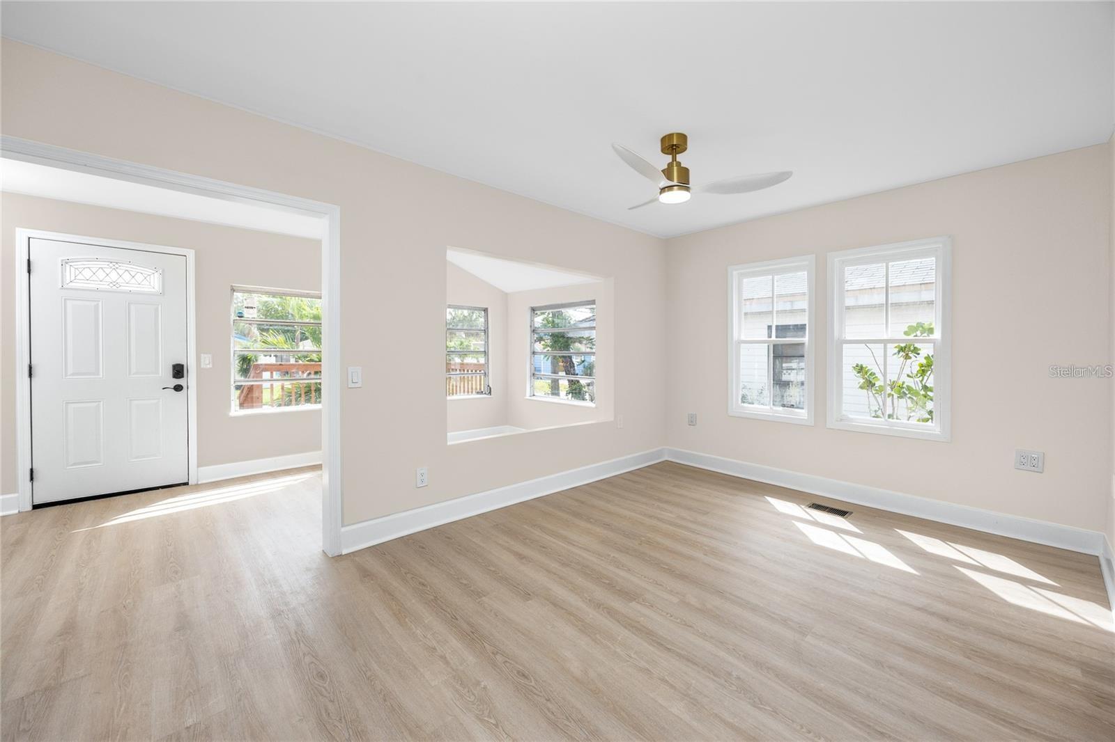 Image 10 of 41 For 13148 3rd Street E
