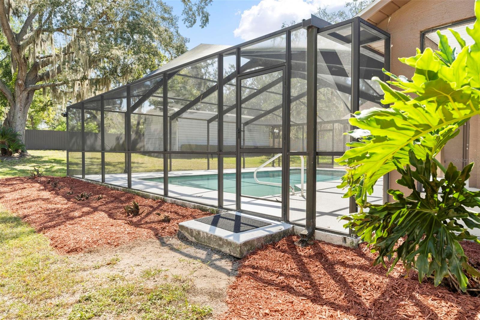 Image 13 of 80 For 9414 Lorendale Circle