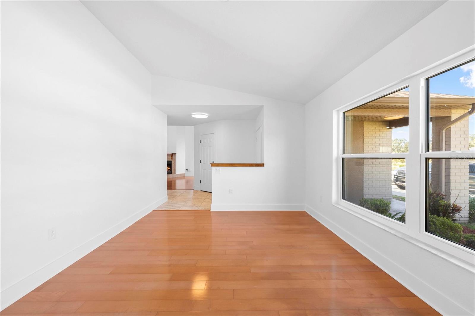 Image 33 of 80 For 9414 Lorendale Circle