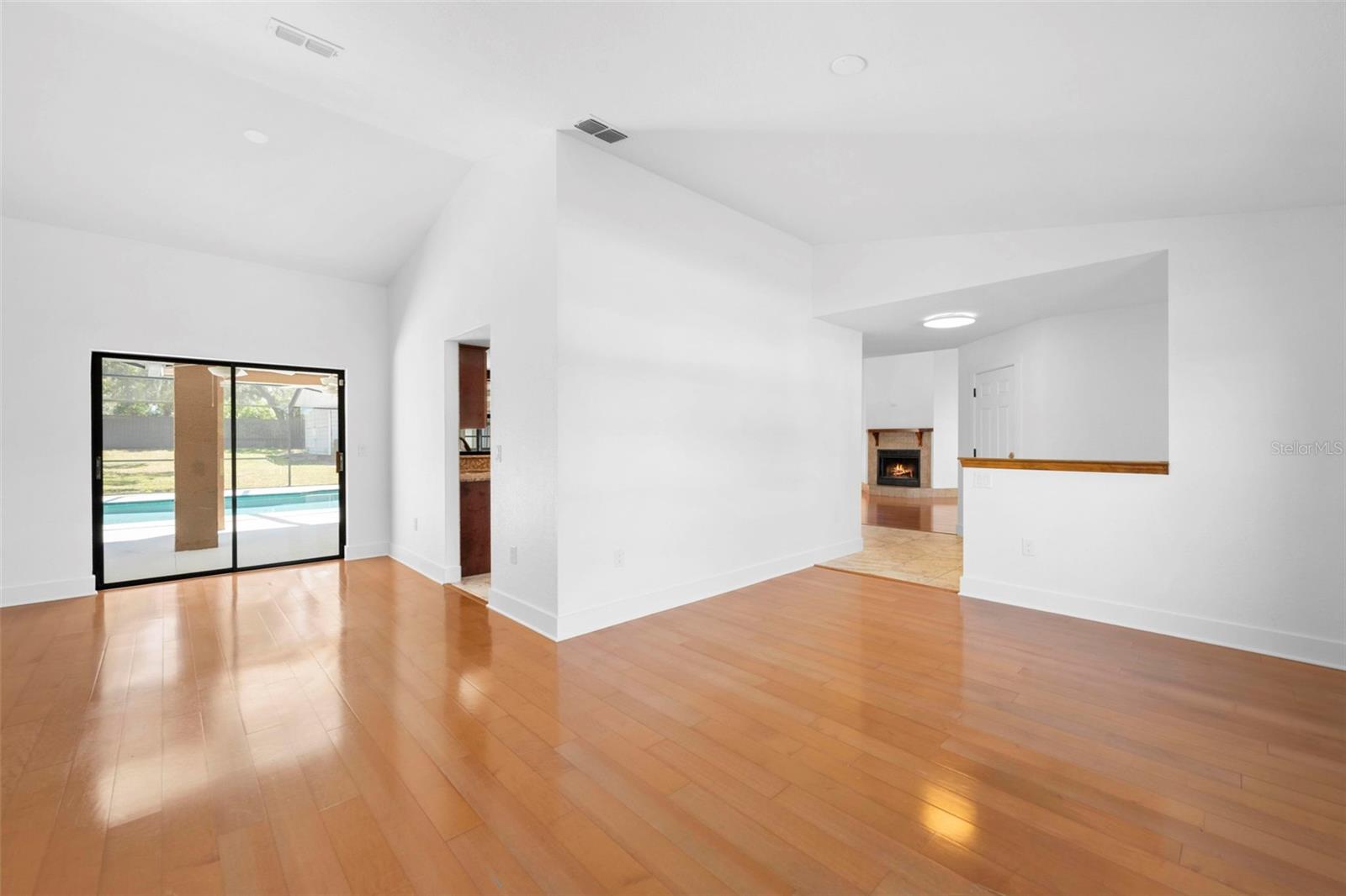 Image 34 of 80 For 9414 Lorendale Circle