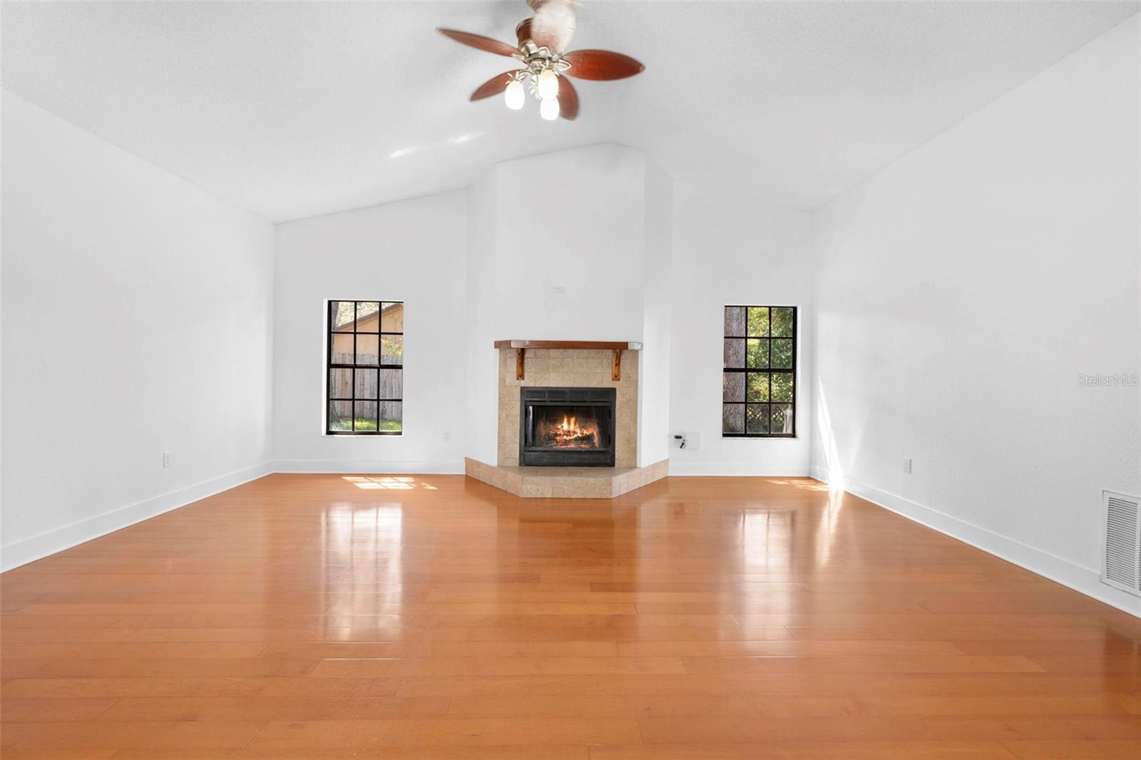 Image 47 of 80 For 9414 Lorendale Circle