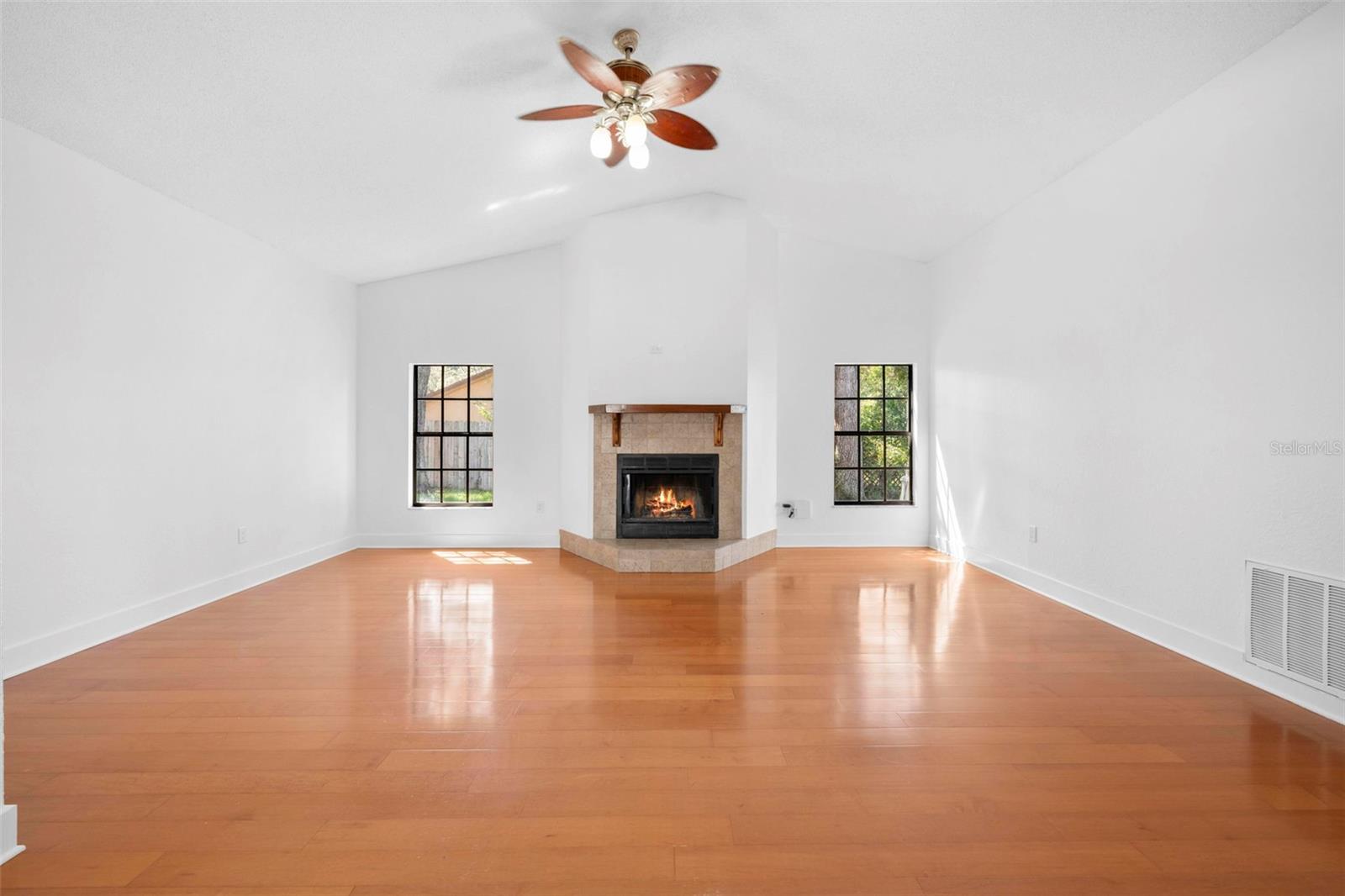 Image 51 of 80 For 9414 Lorendale Circle