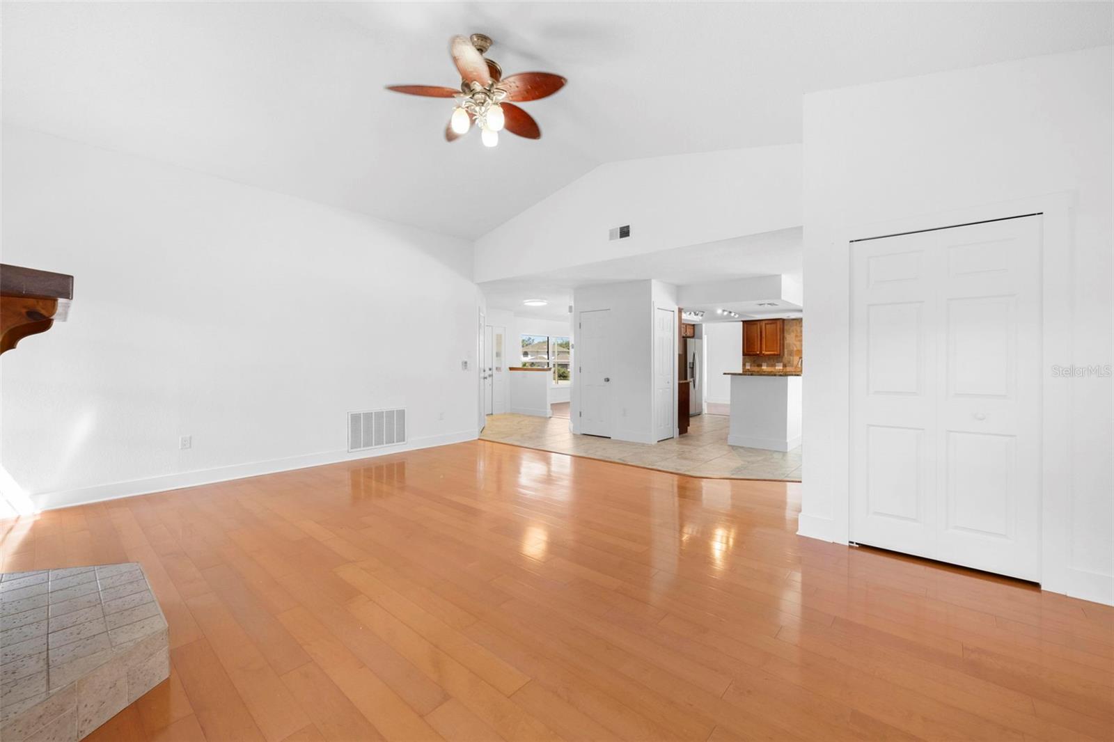 Image 54 of 80 For 9414 Lorendale Circle