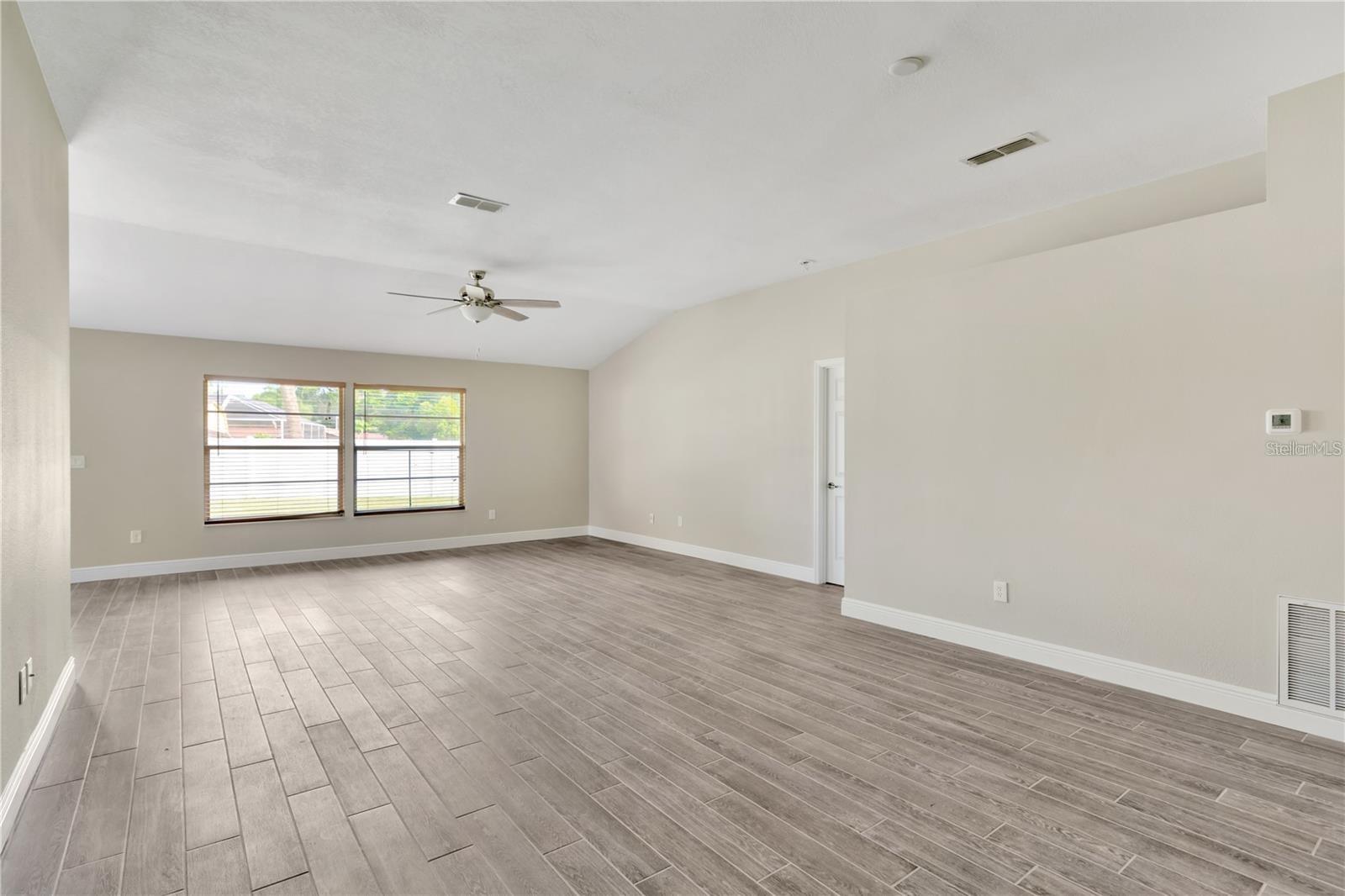 Image 13 of 20 For 2049 Darlington Oak Drive