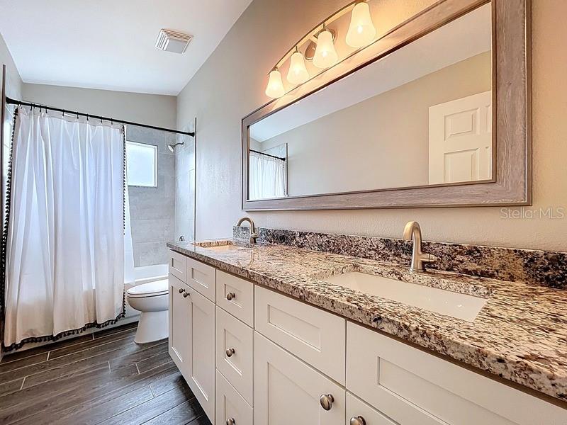 Image 16 of 20 For 2049 Darlington Oak Drive