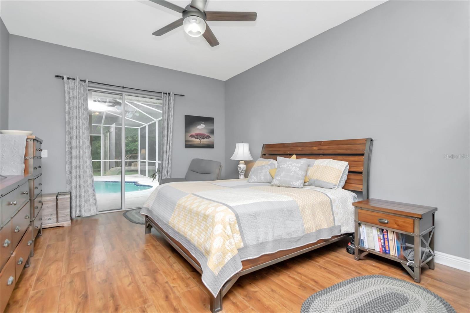 Listing photo id 9 for 5622 Glencrest Boulevard