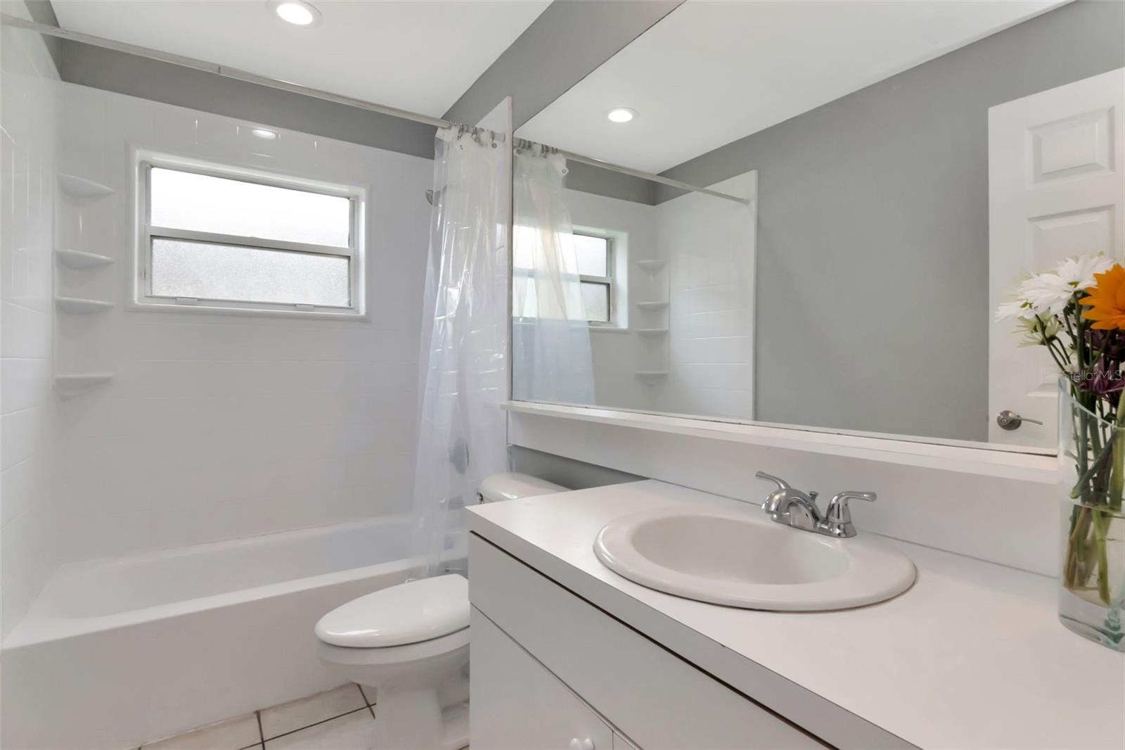 Listing photo id 15 for 5622 Glencrest Boulevard